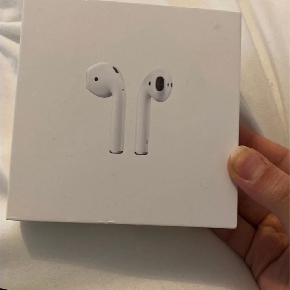 apple airpods with case - Picture 2 of 5
